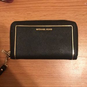 authentic Michael Kors wallet/wristlet